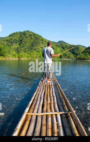 Rio Grande Rafting, Port Antonio, Portland Parish, Jamaika, Karibik, HERR Stockfoto