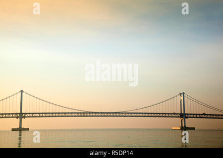 Korea, Gyeongsangnam-do, Busan, Gwangan - gwangalli Strand, gwangan Brücke auch als Diamond Bridge wissen Stockfoto