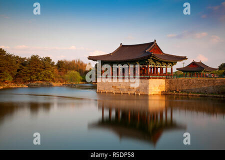 Korea, Gyeongsangbuk-Do, Gyeongju, Anapji-Teich Stockfoto