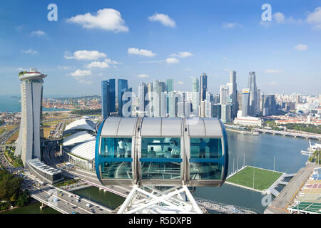 Singapur, erhöhten Blick auf das Stadtzentrum und Marina Bay Stockfoto