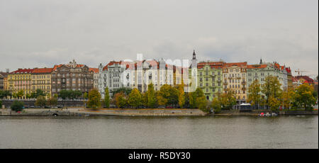 Prag, Tschechien - 26.Oktober 2018. Stadtbild von Prag, Tschechien. Prag ist die 14. größte Stadt in Europa und die historische Hauptstadt von Böhmen. Stockfoto