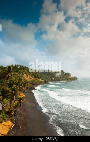 St. Vincent und die Grenadinen, St. Vincent, Windward Coast, San Souci, Klippen Stockfoto