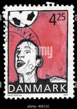 Briefmarke aus Dänemark in der Sport-Serie in 2003. Stockfoto