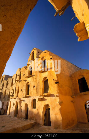 Afrika, Tunesien, Tataouine, Ksar Ouled Soltane (befestigte Getreidespeicher bestehend aus ghorfas, oder einzelne getreidelagern) Stockfoto