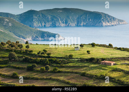 Frankreich, Korsika, Corse-du-Sud Abteilung, die Calanche Region, Piana, erhöhten Blick auf die Plage de Arone Strand Stockfoto