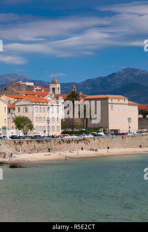 Frankreich, Korsika, Departement Corse-du-Sud, Korsika West Coast Region, Ajaccio, Blick auf die Stadt vom Meer entfernt Stockfoto