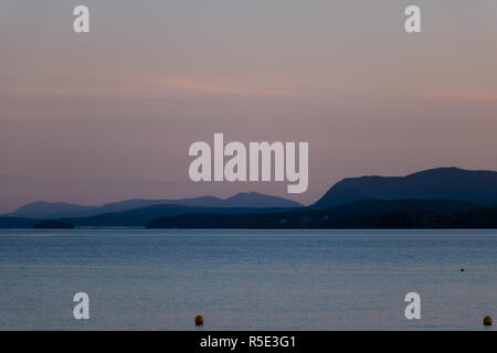 Sonnenuntergang am Lake Magog in der Stadt von Magog in Québec, Kanada. Stockfoto