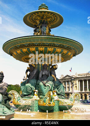 Dekorative Brunnen in Place de la Concorde, Paris, Frankreich Stockfoto