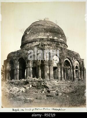 Rozah. [Foto Album von Oberstleutnant John Wal. 1870. Rozah auf Bank von zdena Talao [Wada Talao], champaner. Allgemeine Ansicht des Grabes, mit zentraler Kuppel von Arkaden umgeben. Bild aus [Foto Album von Oberstleutnant John whaley Watson, Bombay Armee] genommen. Ursprünglich veröffentlicht in 1870 produziert. . Quelle: OIOC Foto 598/25,. Stockfoto