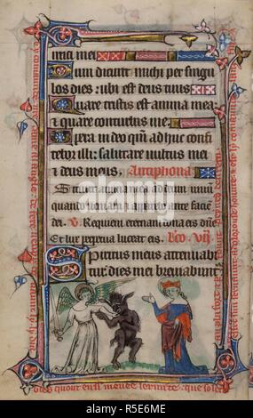 Bas-de-Seite Szene eines Schwert schwingenden Engel führt der Teufel vor der Jungfrau Maria, mit Bildunterschrift lesen, â € "Cy comaunde n [Ost] Re Dame eine langle de fere venyr devaunt Ly Ly diables quout ensi menee lermite que soleit estre Sun servaunt eine dolorouse hounte et ele ly comaunde Sanz fin au Plu fort et p [Ar] Quelle peynes denfernâ €™. Buch der Stunden, Verwendung von Sarum (die "taymouth Stunden"). England, S.E.? (London?); 2. Quartal des 14. Jahrhunderts. Quelle: Yates Thompson13, f 178 v. Sprache: Latein und Französisch. Stockfoto