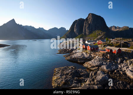 Das malerische Fischerdorf Hamnoy, Hamnoy, Moskenesoy, Lofoten, Nordland, Norwegen Stockfoto
