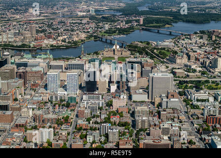 Luftbild der Innenstadt von Ottawa, Ontario, ca. 2003 Stockfoto