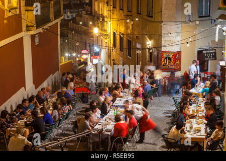Restaurants im Calcada do Duque, Viertel Bairro Alto, Lissabon, Portugal Stockfoto