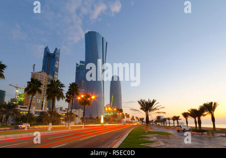 Katar, Doha, von links nach rechts Palm Tower, Tower und Burj Al Bidda Katar Stockfoto