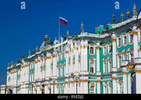 Russland, St. Petersburg, Dvotsovaya Square, Winter Palast und der Eremitage Stockfoto