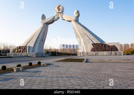 Demokratischen Völker Volksrepublik Korea (DVRK), Nordkorea, Pjöngjang, Denkmal für die 3 Urkunden des Vaterlandes Stockfoto