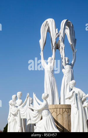 Demokratischen Völker Volksrepublik Korea (DVRK), Nordkorea, Pjöngjang, Mansudae Arts Theatre und Brunnen Stockfoto