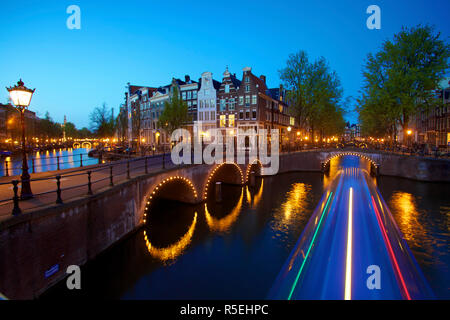 Keizersgracht in der Dämmerung, Amsterdam, Niederlande Stockfoto