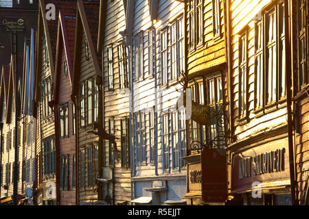 UNESCO-Welterbe geschützten Angeln Lagerhallen in Bergen Bryggen, Bergen, Hordaland, Norwegen Stockfoto