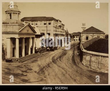 Blick nach Norden entlang der Apollo Straße, Bombay, mit der schottischen Kirche auf der linken Seite. Blick auf der Insel Bombay. Indien, Ende 1850. Quelle: Foto 960/1 (2). Autor: Scott, Charles. Stockfoto