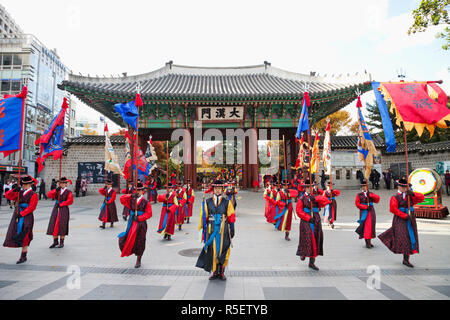 Südkorea, Seoul, Deoksugung Palast, den Wachwechsel Zeremonie Stockfoto