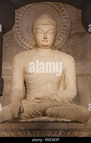 Südkorea, Gyeongju, Seokguram Grotte, Granit Buddha Statue Stockfoto