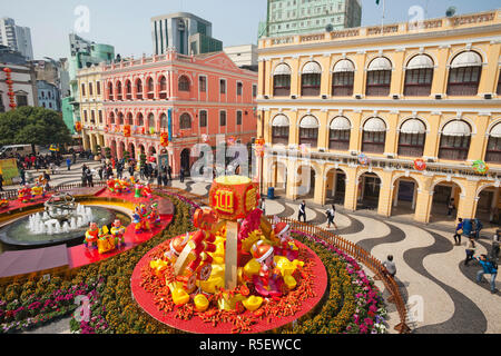 China, Macau, Senatsplatz mit Anzeige der Chinese New Year Dekorationen Stockfoto