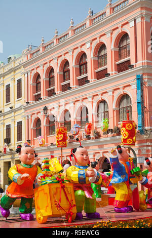 China, Macau, Senatsplatz mit Anzeige der Chinese New Year Dekorationen Stockfoto