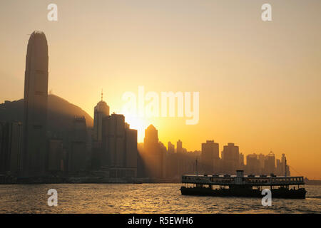 China, Hong Kong, Skyline der Stadt und Victoria Peak Stockfoto