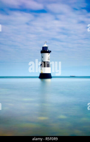 Vereinigtes Königreich, Wales, Gwynedd, Anglesey, Leuchtturm oder Penmon Trwyn Du Leuchtturm Stockfoto