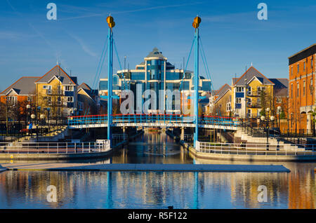 Großbritannien, England, Greater Manchester, Salford, Salford Quays, Victoria Building entlang Seemänner Canal Stockfoto