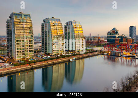 Großbritannien, England, Greater Manchester, Salford, Salford Quays, Huron Becken, NV Gebäude Stockfoto