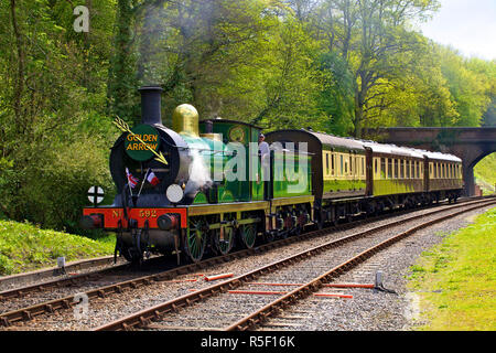 Dampfzug auf Bluebell Railway, Horsted Keynes, West Sussex, England, Großbritannien Stockfoto