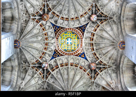 Ventilator vault von Bell Harry Turm der Kathedrale von Canterbury, Canterbury, Kent, England, Großbritannien Stockfoto