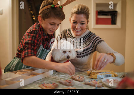 Zu Weihnachten Kekse mit MOM Stockfoto