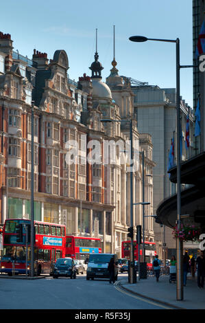 UK, London, Kensington, Kensington High Street Stockfoto