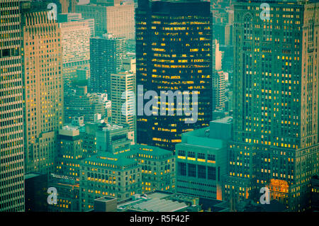 USA, New York, Manhattan, Midtown von der Spitze des Felsens am Rockefeller Center Stockfoto