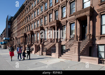 Brownstone Gebäude in Harlem, Manhattan, New York City, USA Stockfoto