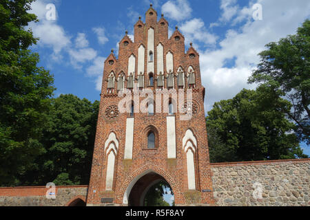 Stadtmauer und wiekhaus in Neubrandenburg Stockfoto