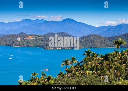 Taiwan, Nantou, Sun Moon Lake, Blick auf den See in Richtung Wenwu Tempel suchen Stockfoto