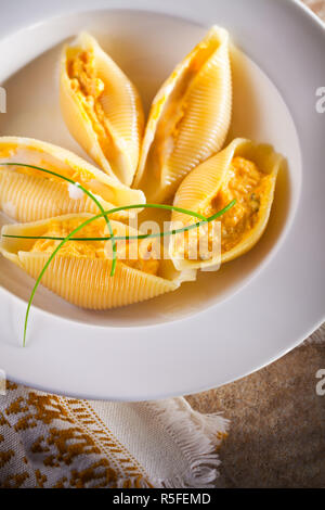 Gefüllte Pasta Shells Stockfoto