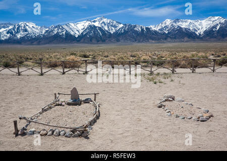 USA, California, Sierra Nevada Ostregion, Unabhängigkeit, Manzanar National Historic Site, Website von Weltkrieg zwei-Ära Internierungslager für Japanisch-Amerikaner, camp Friedhof Stockfoto