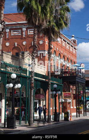 USA, Florida, Tampa, Ybor City, East 7th Street, La Septima Stockfoto