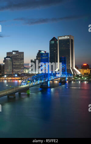 USA, Florida, Jacksonville Skyline & Main Street Brücke über Saint Johns Fluß Stockfoto