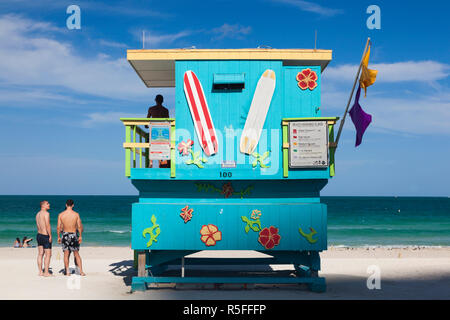 USA, Miami Beach, South Beach, Rettungsschwimmer-Hütte am Strand von Miami Stockfoto