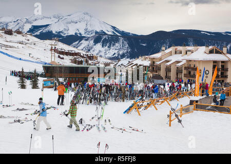 USA, Colorado, Crested Butte, Mount Crested Butte Ski Village Stockfoto