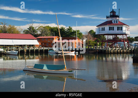 USA, Maryland, Western Shore der Chesapeake Bay, Solomons, Calvert Marine Museum und Drum Point Lighthouse, Schraube-Haufen Design, b.1883 Stockfoto