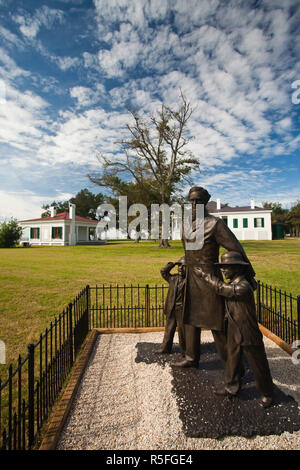 USA, Mississippi, Biloxi, Beauvoir, die Jefferson Davis Home und Presidential Library, dem ehemaligen Haus von uns Bürgerkrieg - ära Konföderierten Präsident, Statue von Jefferson Davis Stockfoto