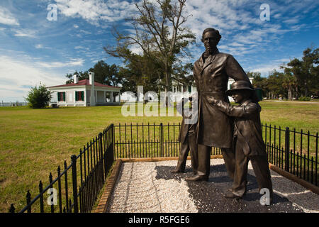 USA, Mississippi, Biloxi, Beauvoir, die Jefferson Davis Home und Presidential Library, dem ehemaligen Haus von uns Bürgerkrieg - ära Konföderierten Präsident, Statue von Jefferson Davis Stockfoto