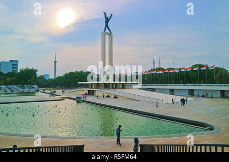 Eine Freiheit, die Statue an lapangan Banteng am Sunset moment Stockfoto